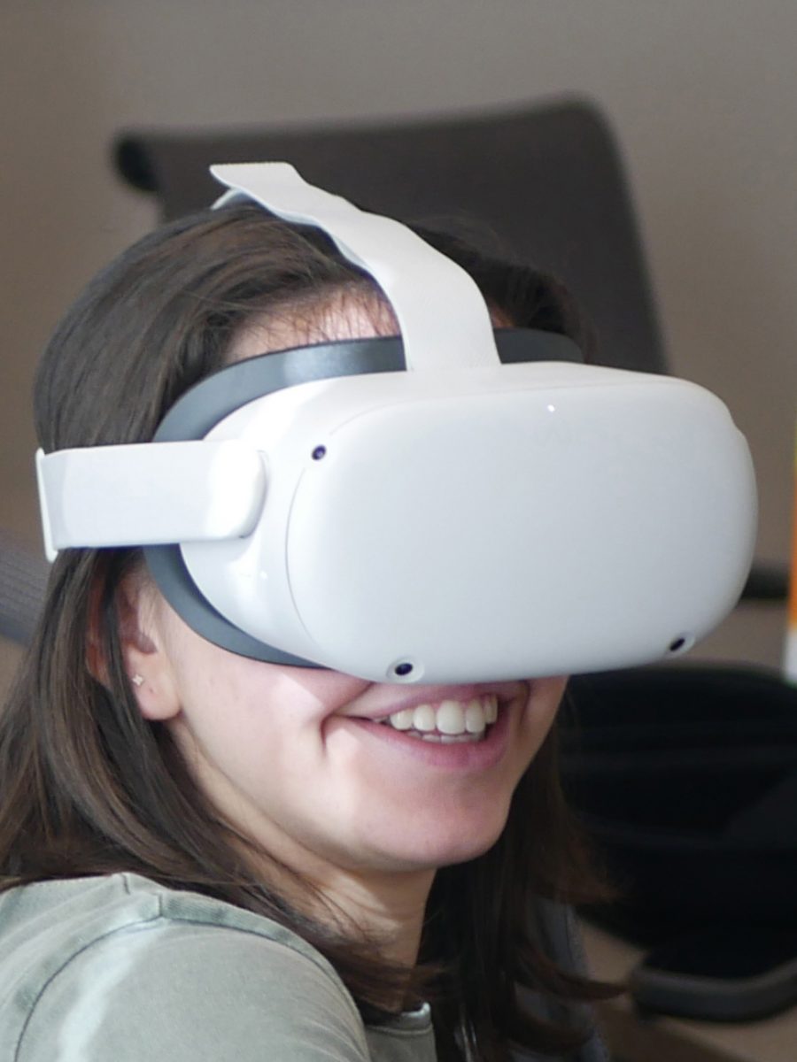 English Language Center uses virtual reality to support international students